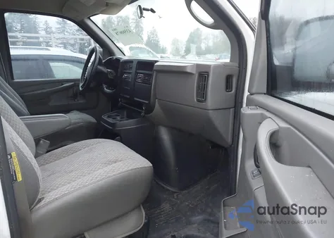 2005 Chevrolet Express z USA, uszkodzony, nr VIN 1GCGG25V951133416